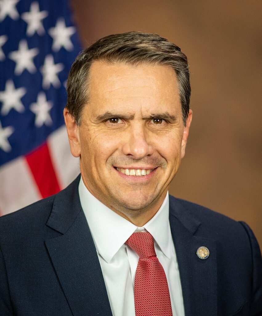 The U.S. Department of Justice has halted crypto investigations and dissolved its fraud unit under Todd Blanche, a former Trump lawyer who held crypto assets himself. This policy shift signals a more permissive U.S. stance on crypto—but also raises serious concerns about scams, conflicts of interest, and investor protection heading into 2025.